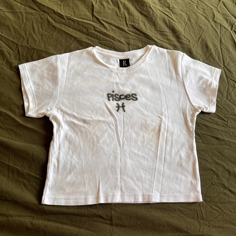 Realization Par Pisces zodiac tee